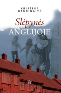 jaunuoliai ant stogų žaidžia slėpynių