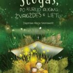 močiutė su anūke skaito