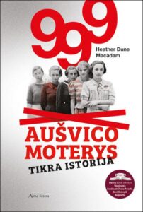 keletos moterų rikiuotė