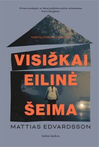 moteris mina dviračiu naktį