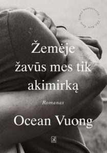 apsikabinusius rankos
