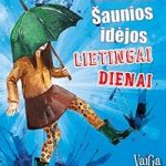 mergaitė eina su skėčiu per lietų