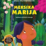 mergaitė tarp žydinčių kaktusų