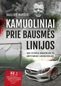 žmogus, pinigai, prabangus automobilis...
