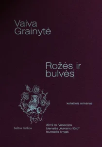 knygos antraštė tamsiame fone
