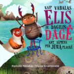 vabalas ir paukštis plaukia jūroje ant akmens