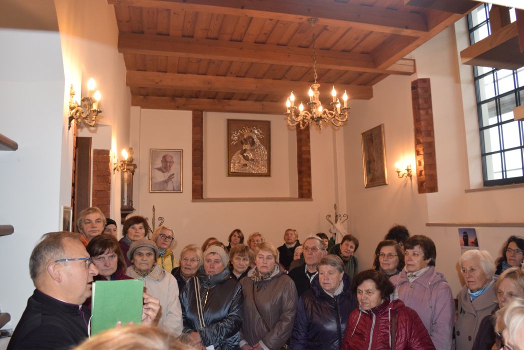 Molėtų TAU studentai zakristijoje