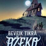 žmonės važiuoja dviračiais naktį į namą ant kalno