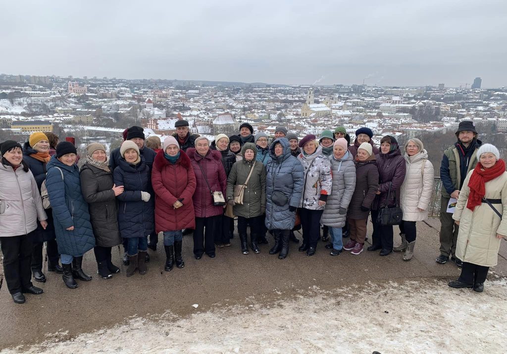 Ekskursijos dalyviai ant Trijų Kryžių kalno