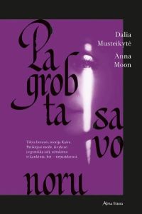 moters veidas tamsoje
