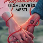 mergaitė ir berniukas laikosi už rankų, jos apjuostos virvele