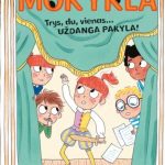 vaikai dūksta kambaryje, didžiulė netvarka