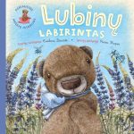 meškiukas lubinų pievoje