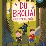 du berniukus miške vejasi vyras su lazda