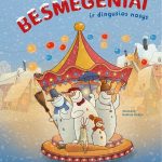besmegeniai sukasi karuselėje