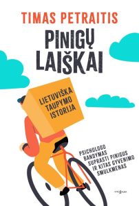 vyras važiuoja dviračiu su kuprine ant pečių