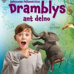 berniukas laiko ant delno dramblį