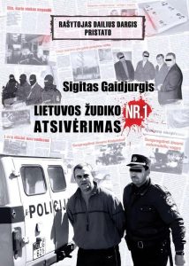 laikraščių lapai, žmonės uždengtomis akimis