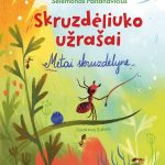 skruzdėlytė ant žolės